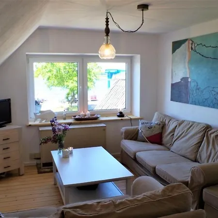 Ferienhaus Friedas Fischerhuus בית נופש *
