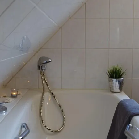 בית נופש Ferienhaus Friedas Fischerhuus *